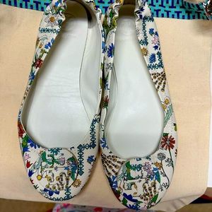 Tory Burch size 7, new, never worn Minnie Miller floral